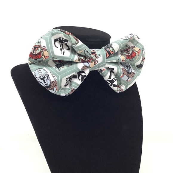 Star Wars: Mandalorian Handcrafted Bow Tie - Comic Book Collection - Picture 5 of 9